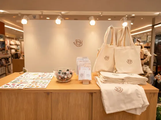 Retail and pop-up gifts